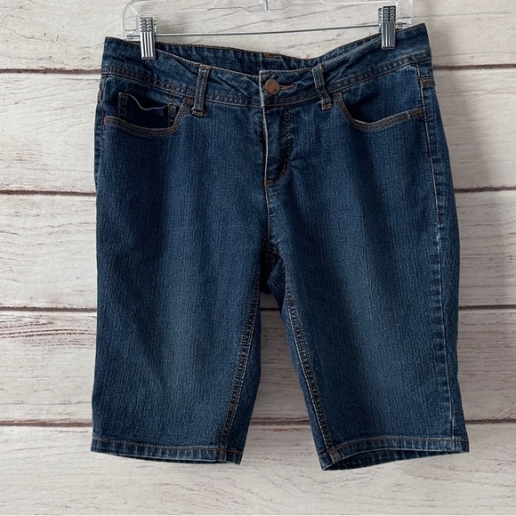 Faded Glory Women’s Denim Jorts - Size 10
Summer Casual Vacation Retro Career - Picture 1 of 5